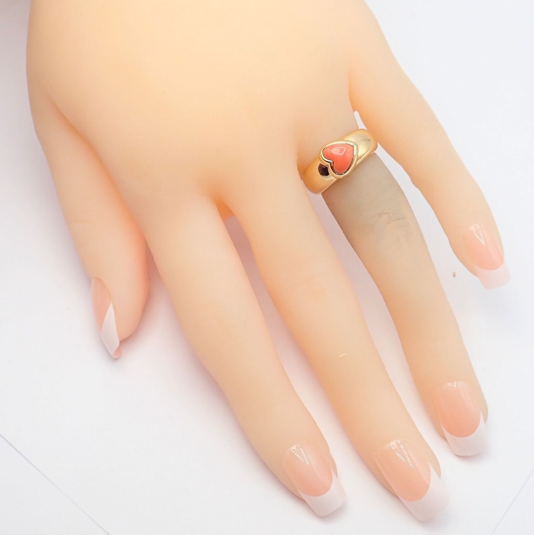 Rare! Authentic Van Cleef & Arpels 18k Yellow Gold Coral Heart Ring sz 4.5 - 9