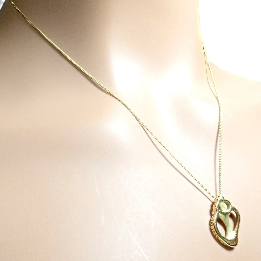 Authentic! Vintage Tiffany & Co 18K Yellow Gold Sea Shell Pendant Necklace 1980 - 2