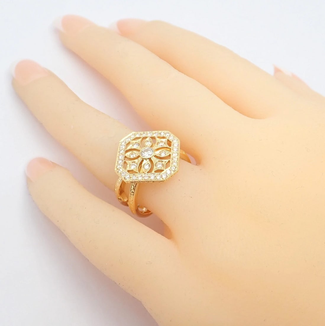 Authentic Loree Rodkin 18k Yellow Gold Diamond Gothic Cross Ring - 10