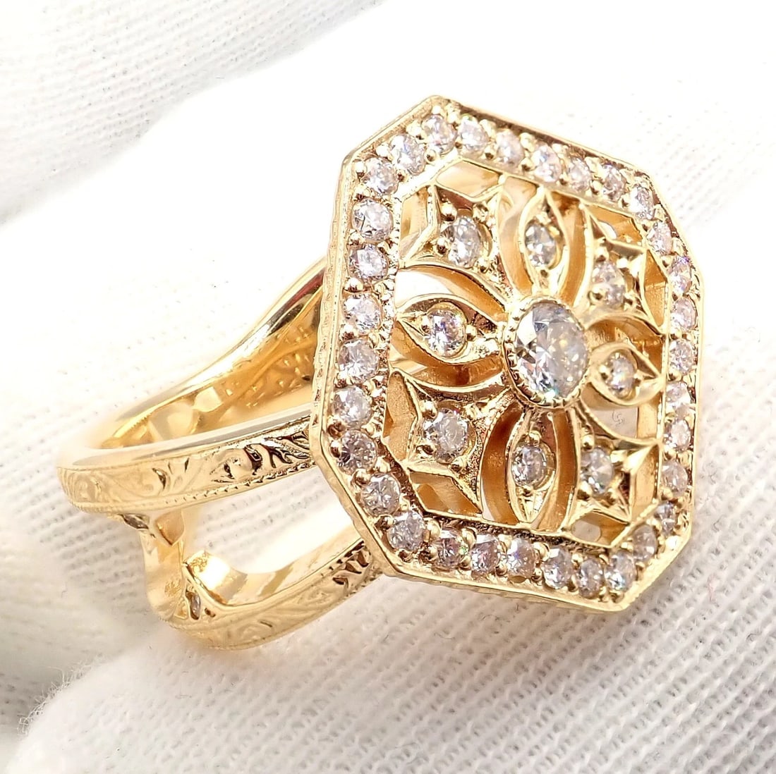 Authentic Loree Rodkin 18k Yellow Gold Diamond Gothic Cross Ring - 11