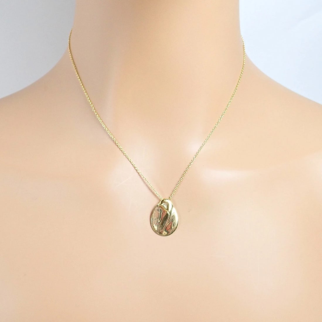 Tiffany & Co Peretti 18k Yellow Gold Madonna Medium Pendant Chain Necklace - 4