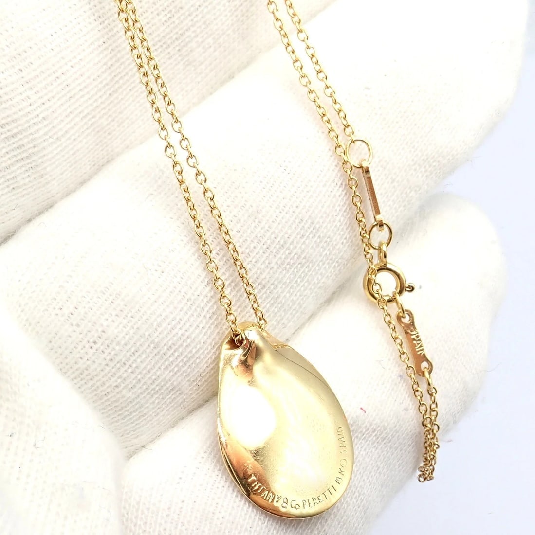 Tiffany & Co Peretti 18k Yellow Gold Madonna Medium Pendant Chain Necklace - 5
