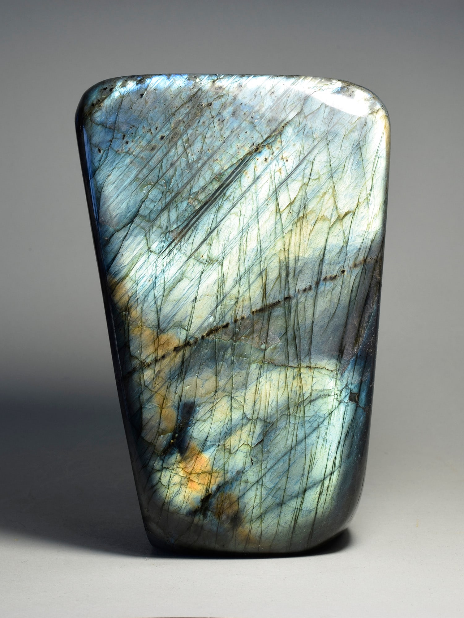 Beautiful greenish labradorite freeform - 2