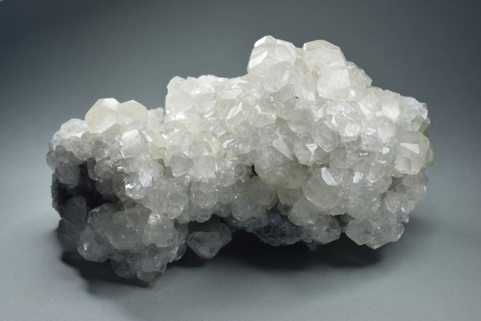 Fine Chinese calcite: Title: Fine Chinese calcite Origin: China Size: 14.5 x 8 x 8 cm Description: Fine and shiny calcite. Measurements: 14.5 x 8 x 8 cm Weight: 685 g Reserve: $150.00 Shipping: Domestic: Flat-rate of