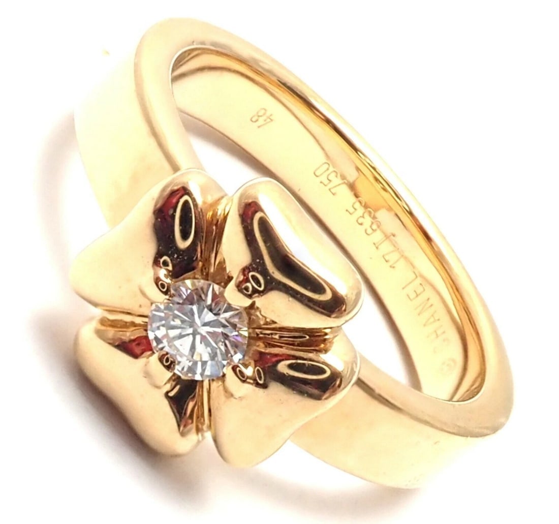 Authentic! Chanel 18k Yellow Gold Diamond Four Leaf Clover Ring - 9