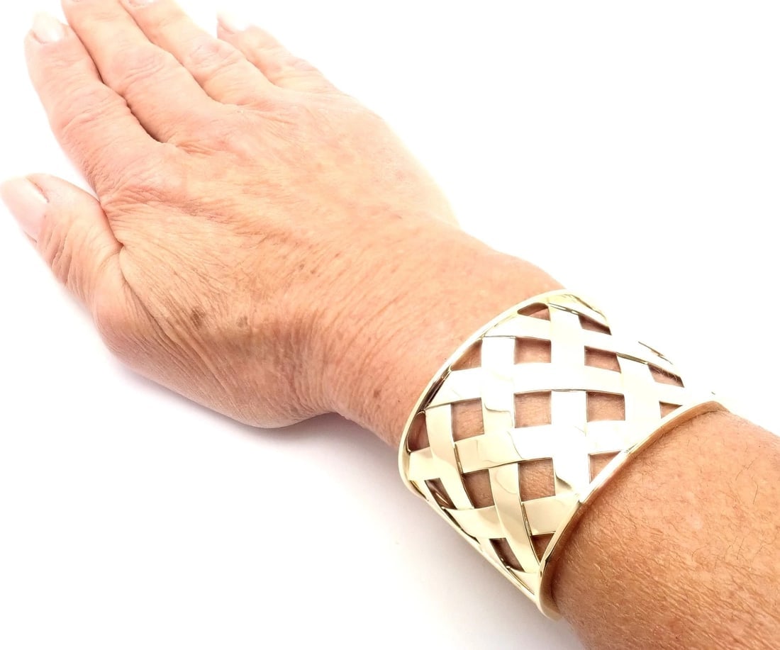 Rare! Authentic Verdura 18k Yellow Gold Criss Cross Wide Cuff Bracelet - 12