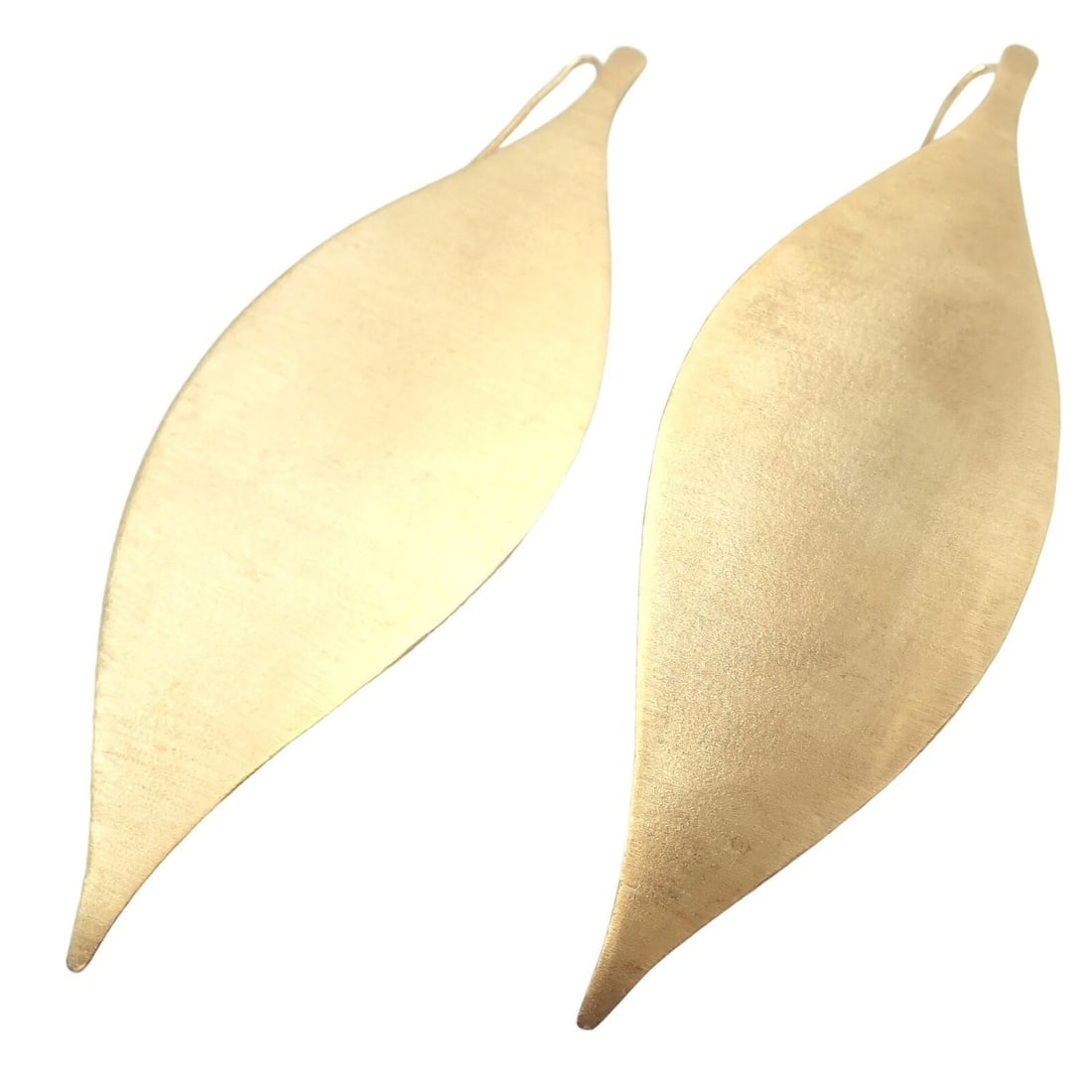 Rare Authentic H. Stern 18k Yellow Gold Large Giant Leaf Dangle Earrings: Rare Authentic H. Stern 18k Yellow Gold Large Giant Leaf Dangle Earrings About This Piece: The Rare Authentic H. Stern 18k Yellow Gold Large Giant Leaf Dangle Earrings are a remarkable piece of jewelr