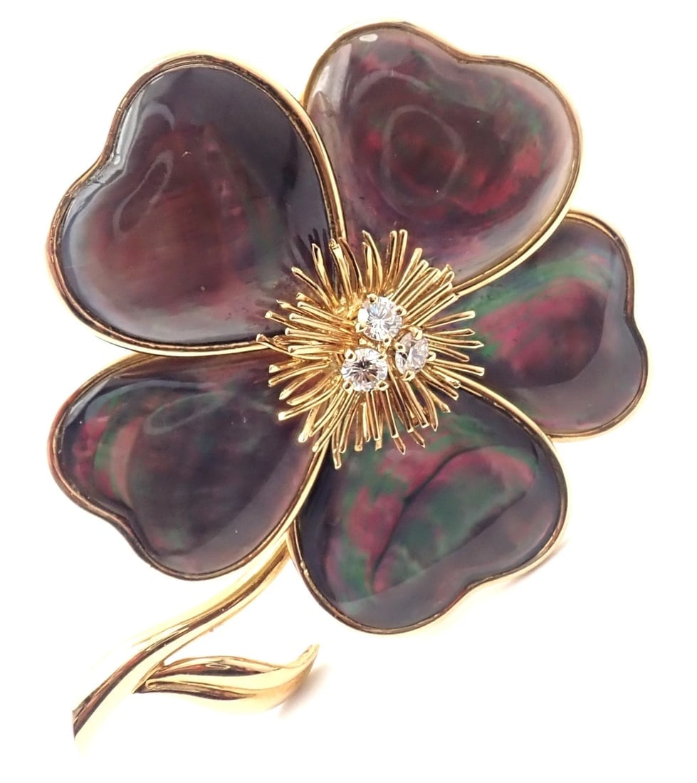 Van Cleef & Arpels Clématite 18k Yellow Gold Diamond Gray Mother of Pearl Brooch - 2