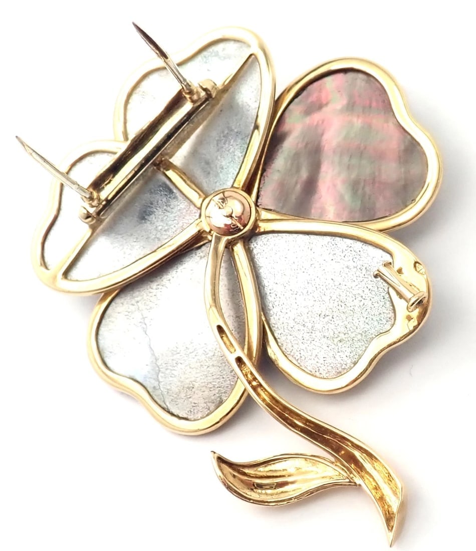 Van Cleef & Arpels Clématite 18k Yellow Gold Diamond Gray Mother of Pearl Brooch - 5