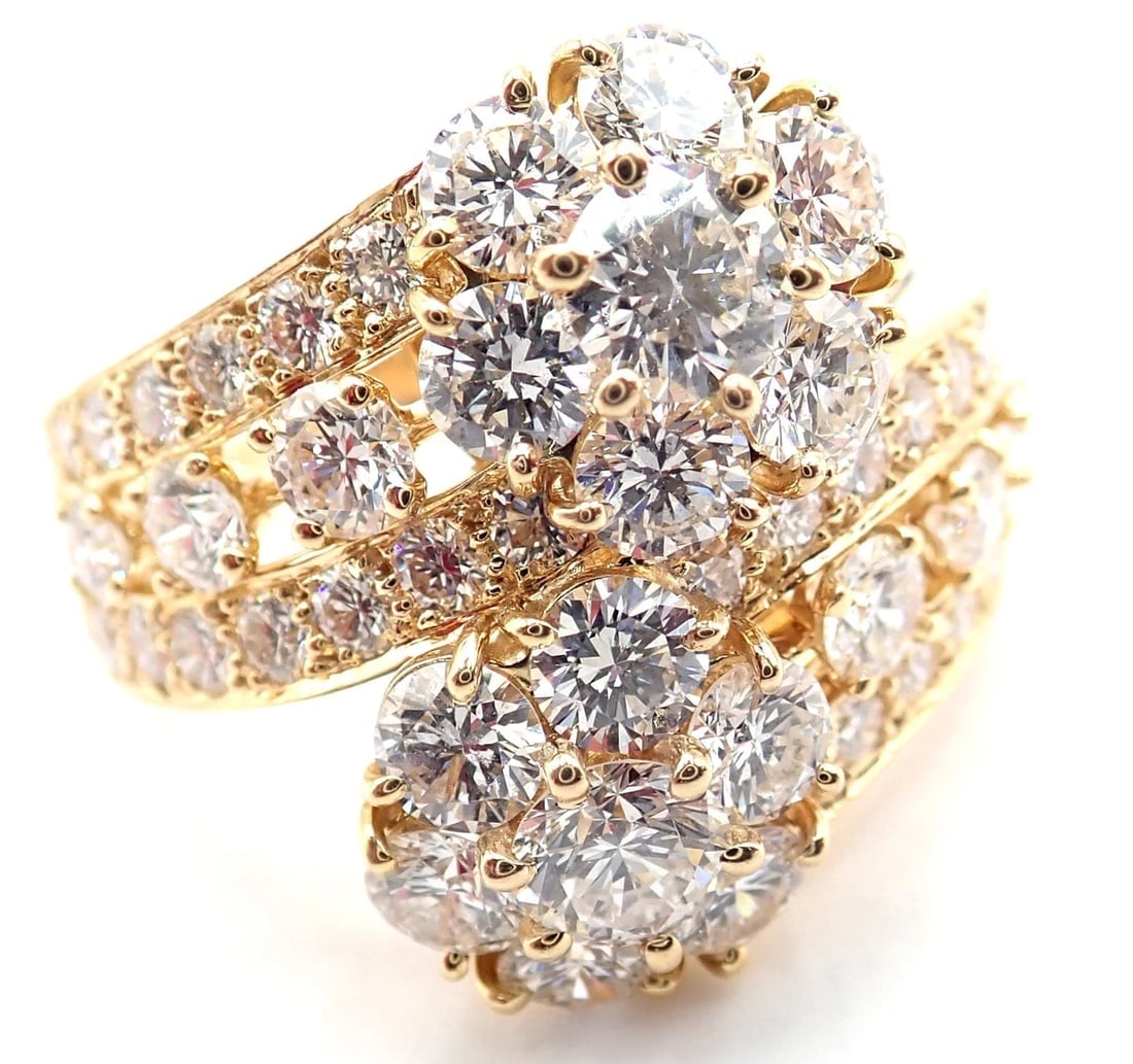 Authentic! Van Cleef & Arpels Snowflake 18k Yellow Gold Diamond Two Flower Ring - 11