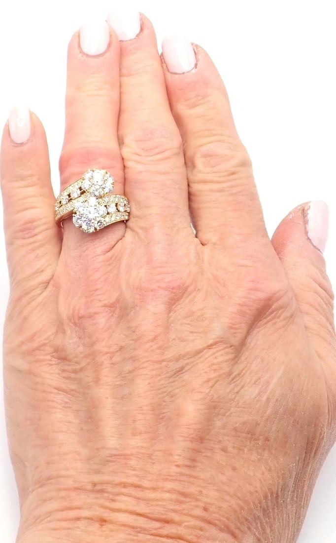 Authentic! Van Cleef & Arpels Snowflake 18k Yellow Gold Diamond Two Flower Ring - 3