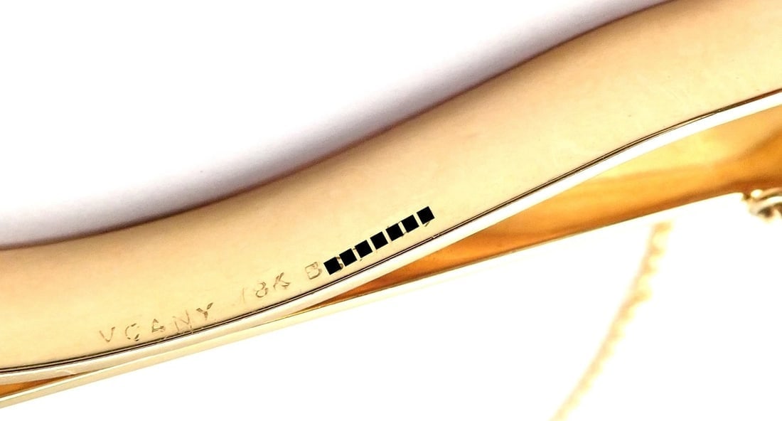 Authentic! Van Cleef & Arpels 18k Yellow Gold Diamond Vintage Alhambra Tie Clip - 6