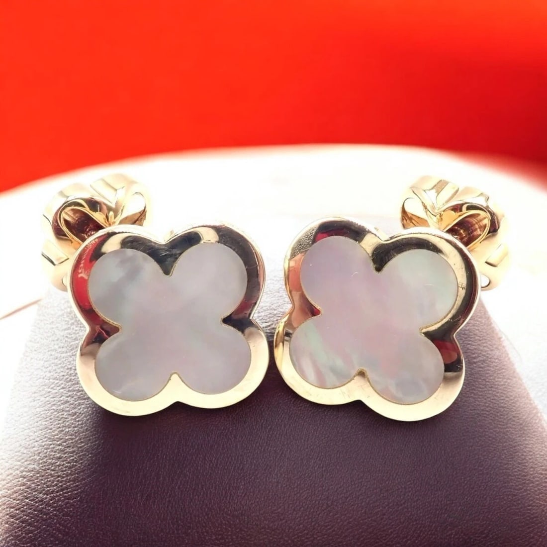 Van Cleef & Arpels 18k Yellow Gold Pure Alhambra Mother Of Pearl Cufflinks Cert. - 2
