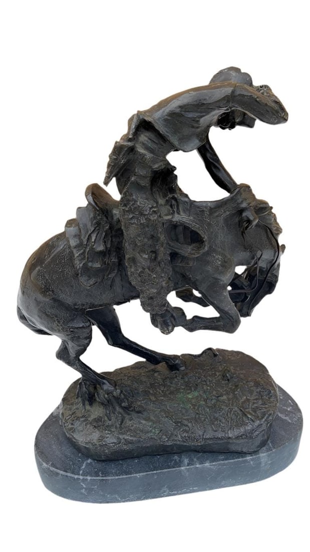 Vintage Rattlesnake by Frederic Remington Sculpture Statue: Vintage Rattlesnake by Frederic Remington Sculpture StatueBeautiful Cowboy/Southwestern style sculpture.Lost wax bronze casting process.Mounted on a fine marble base.The plank in the front is