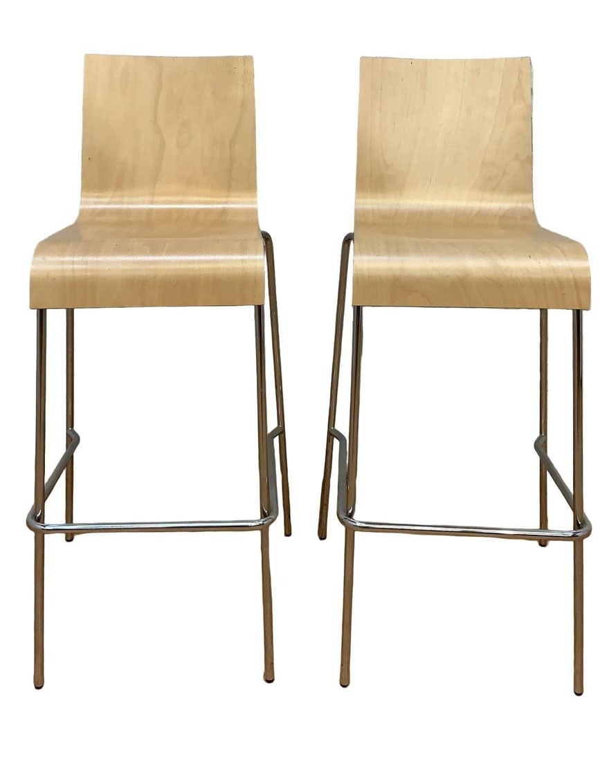 Vintage Postmodern Italian Bentwood Wave Bar Stools - Pair: Vintage Postmodern Italian Bentwood Wave Bar Stools - Pair This pair of vintage postmodern Italian bentwood wave bar stools exemplifies a unique blend of style and functionality. Crafted with a