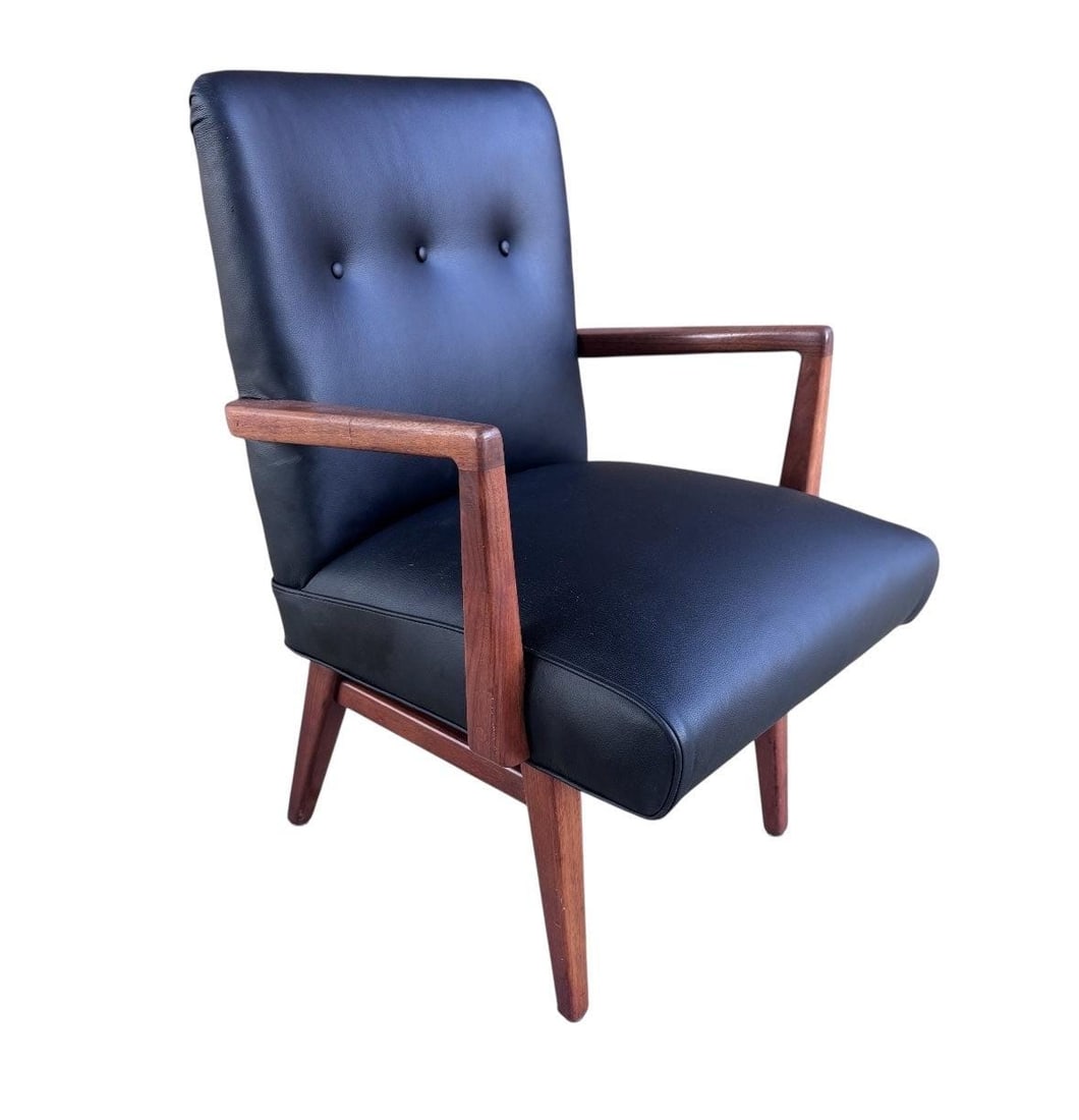 MCM Jens Risom Side Chair: Vintage Mid Century Modern Jens Risom Style Chair In Black LeatherThis gorgeous Mid Century Modern Jens Risom 108 style walnut chair is newly upholstered in tufted high end black leather.Circa Mid