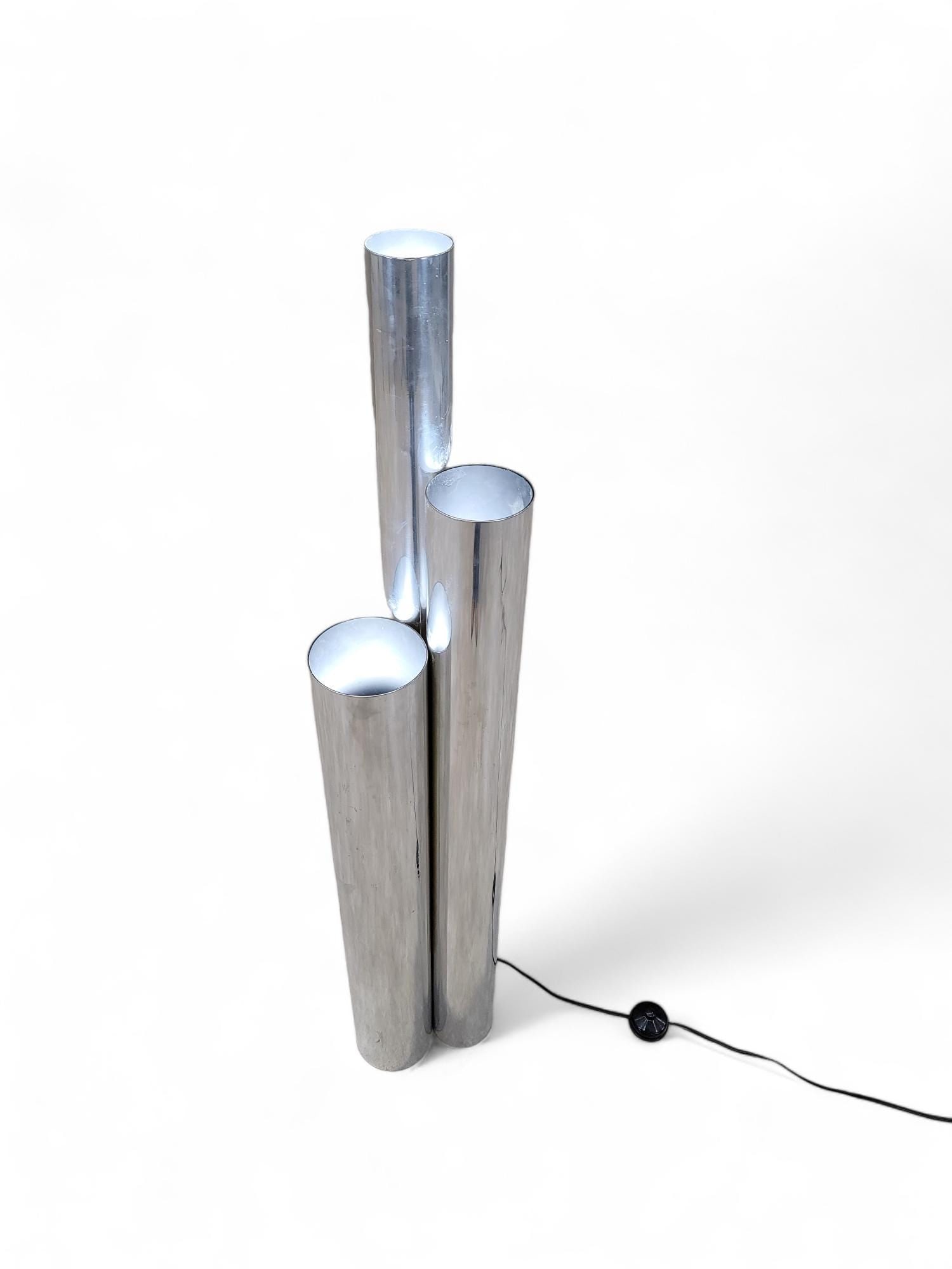 MCM Vladimir Kagan Tubular Sky Scraper Floor Lamp: Vintage Mid Century Modern Vladimir Kagan Chrome Tubular Sky Scraper 3 Light Floor LampPlace these pillar lights on a table or the floor of your interior to lighten the space in a unique manner. They
