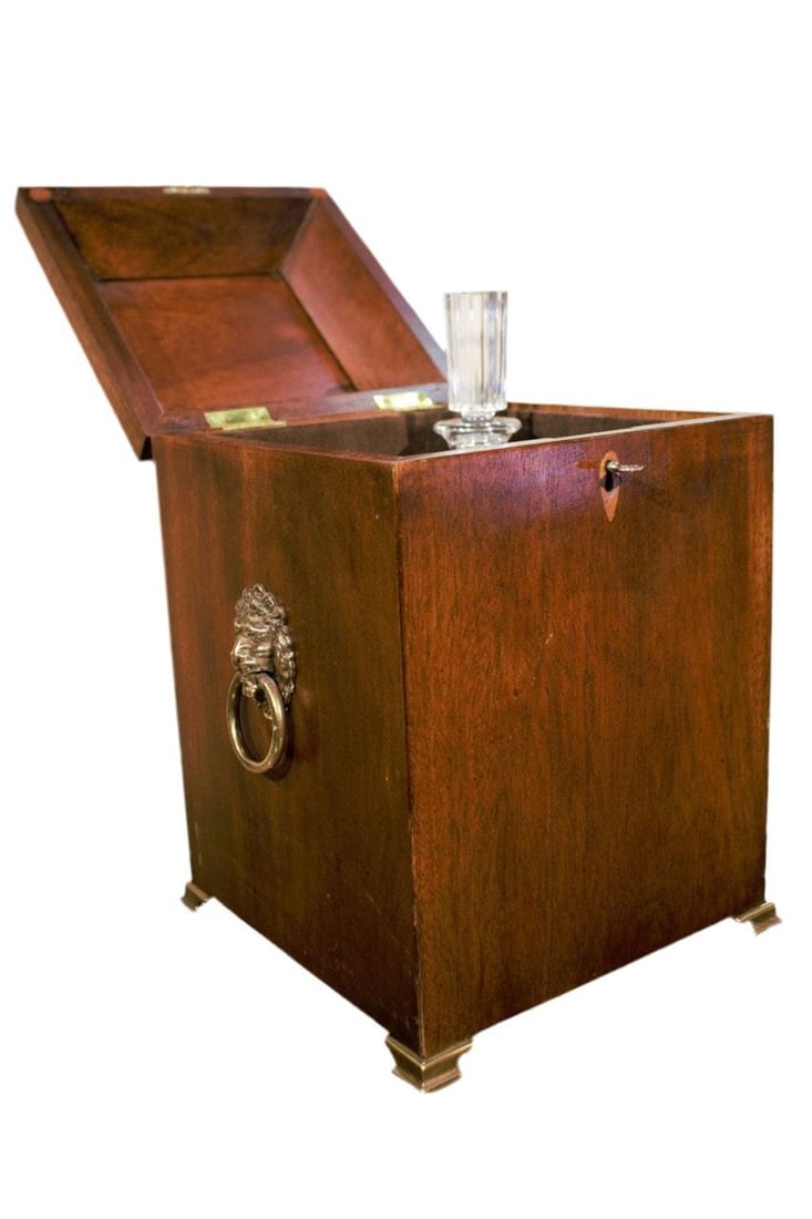 Antique Brandt Furniture Co. Inlaid Decanter Box: Antique Brandt Furniture Co. Inlaid Mahogany 4 Bottle Decanter Spirit BoxThis Brandt Furniture Co. decanter box has a beautiful four bottle velvet lined interior. The sides have beautiful lion headed