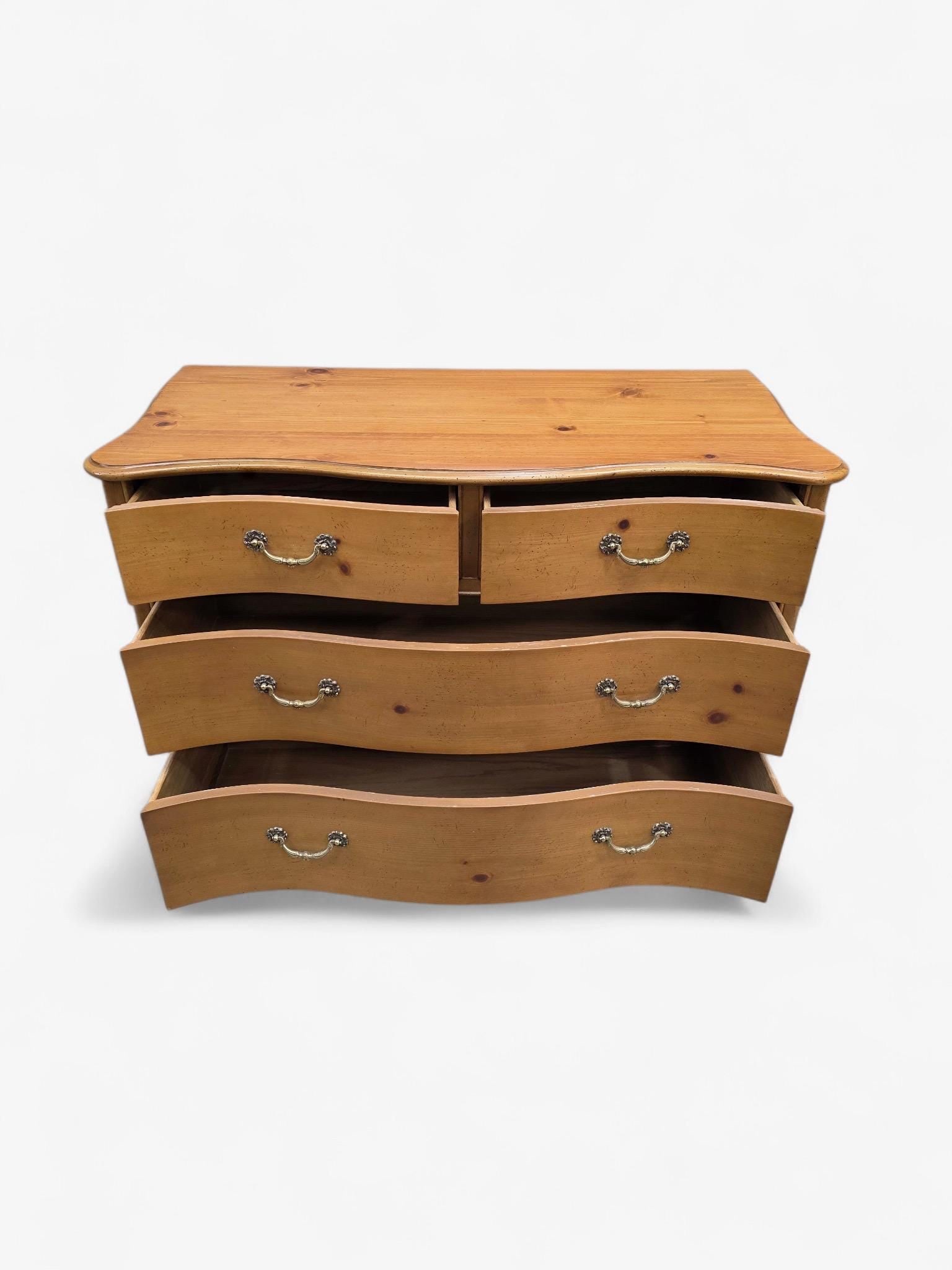 Baker Furniture Georgian Style Serpentine Pine Chest of Drawers – 4 Drawer - 2