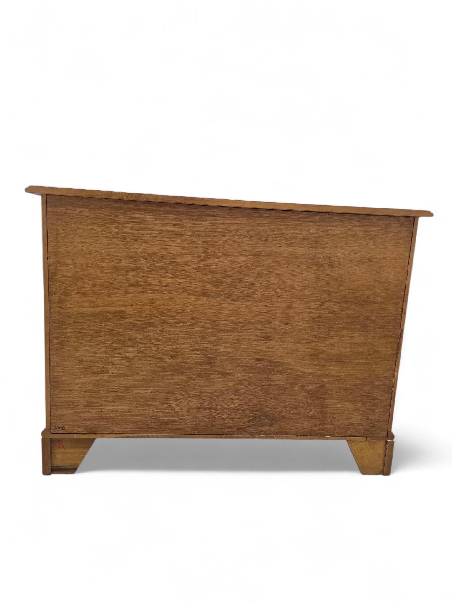 Baker Furniture Georgian Style Serpentine Pine Chest of Drawers – 4 Drawer - 4
