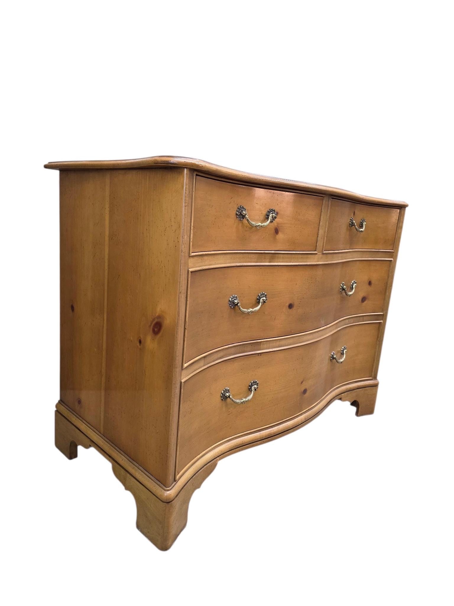 Baker Furniture Georgian Style Serpentine Pine Chest of Drawers – 4 Drawer - 5