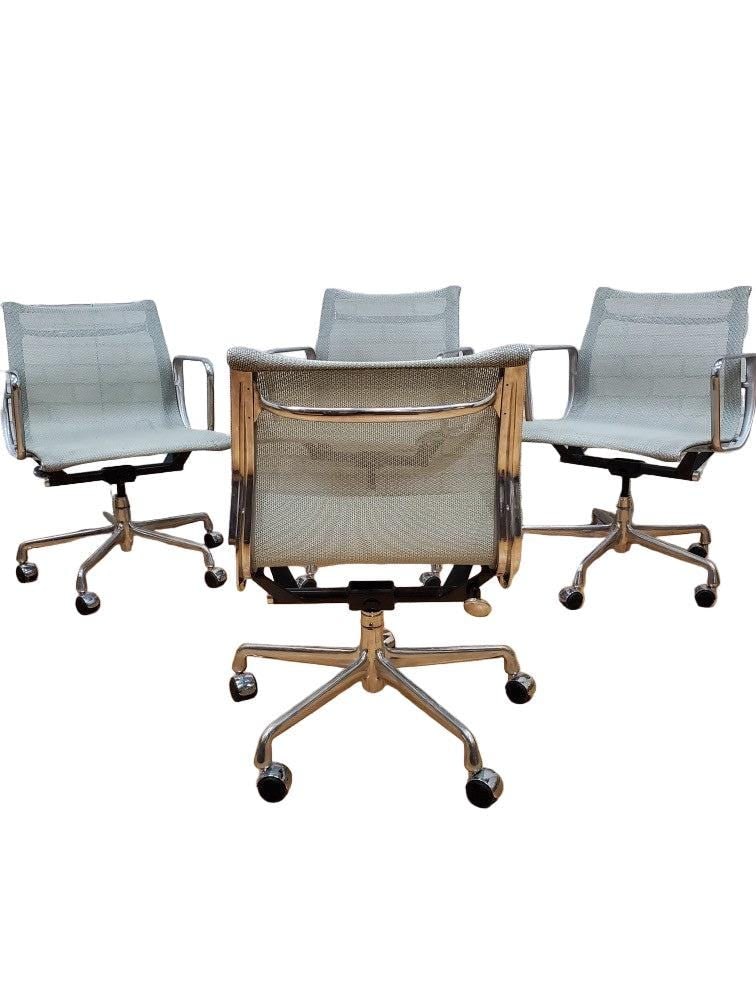 MCM Herman Miller Grey Mesh Aluminum Group Chair - Set of 5 - 5