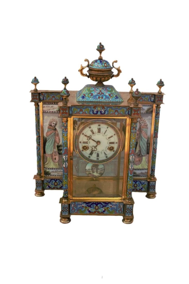 Vintage Chinese Cloisonné Enamel Wind Up 7 Day Chiming Clock: Chinese Cloisonné Enamel Wind Up 7 Day Chiming ClockDecorate your mantlepiece with this exquisite enamel and brass clock. Flanking the clock face on each side is an early modern style powered wig