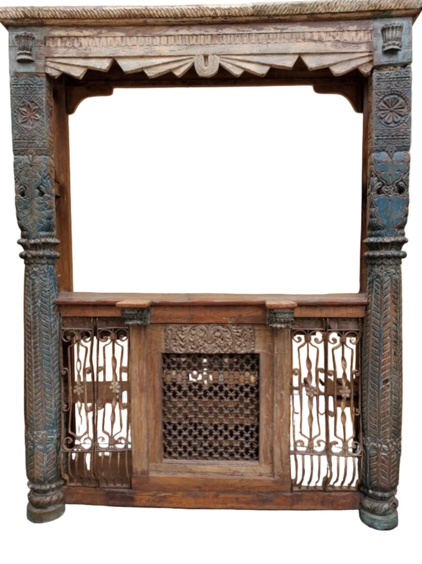 Antique Boho Rustic Carved Ornate Bar: Vintage from the 19th centuryMaterials: metal, woodAntique Rustic Bohemian Carved Ornate Stand Alone BarAdd character, charm, and artistic craftsmanship to your space with this Antique Rustic