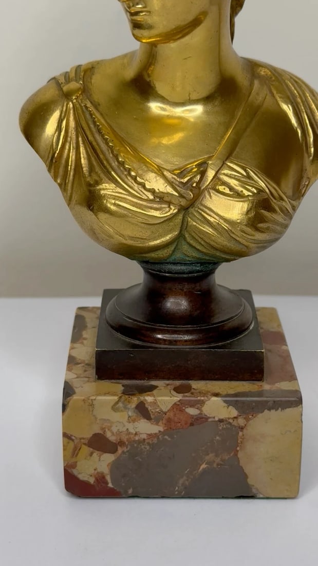 Parisian Bronze Bust of Marie Antoinette In the Manner of Mathurin Moreau c1880 - 2