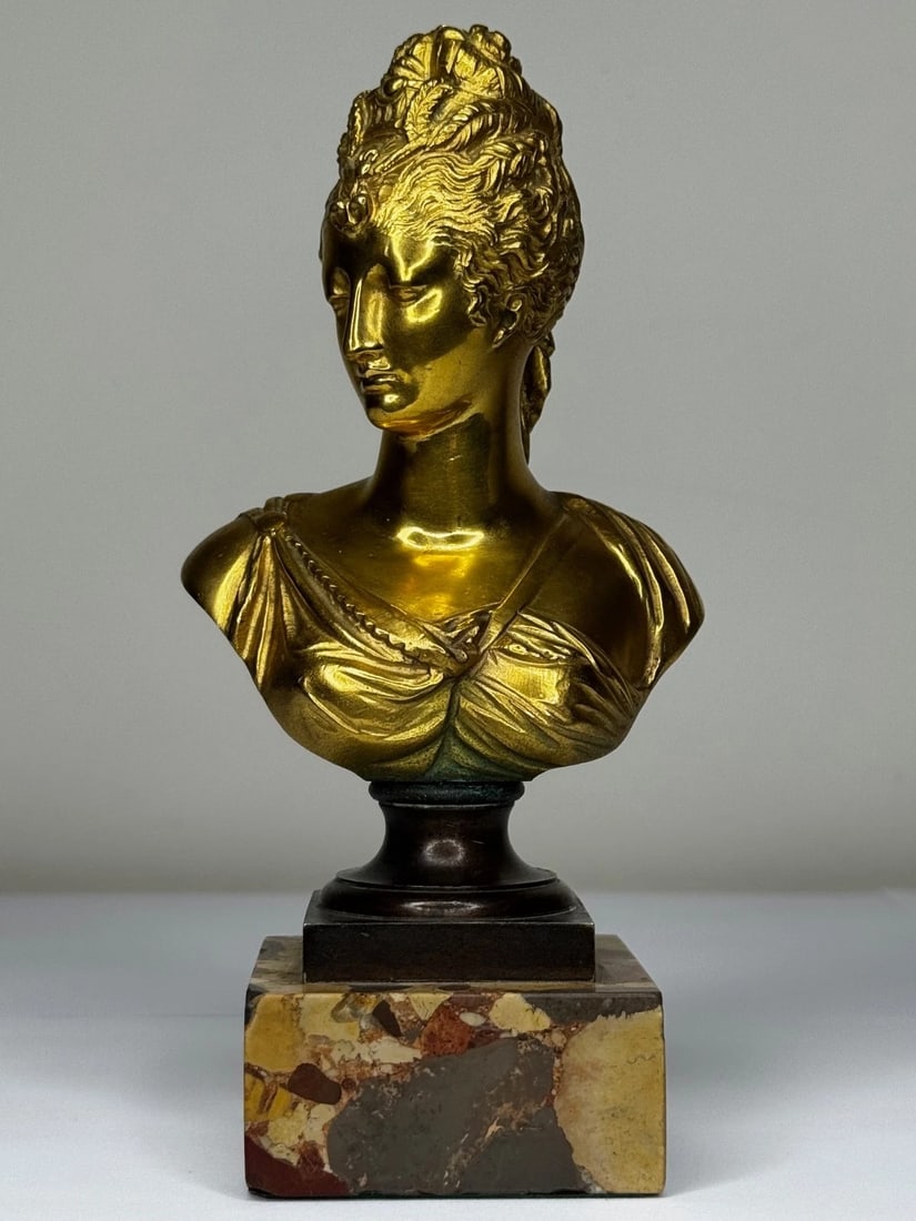 Parisian Bronze Bust of Marie Antoinette In the Manner of Mathurin Moreau c1880 - 3