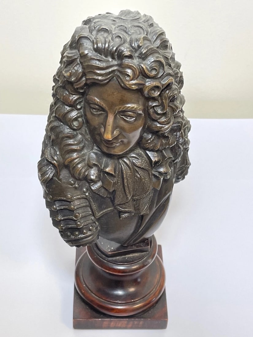 Classical French 19th Century Antique Bronze Model Bust Of Louis XIV - 7