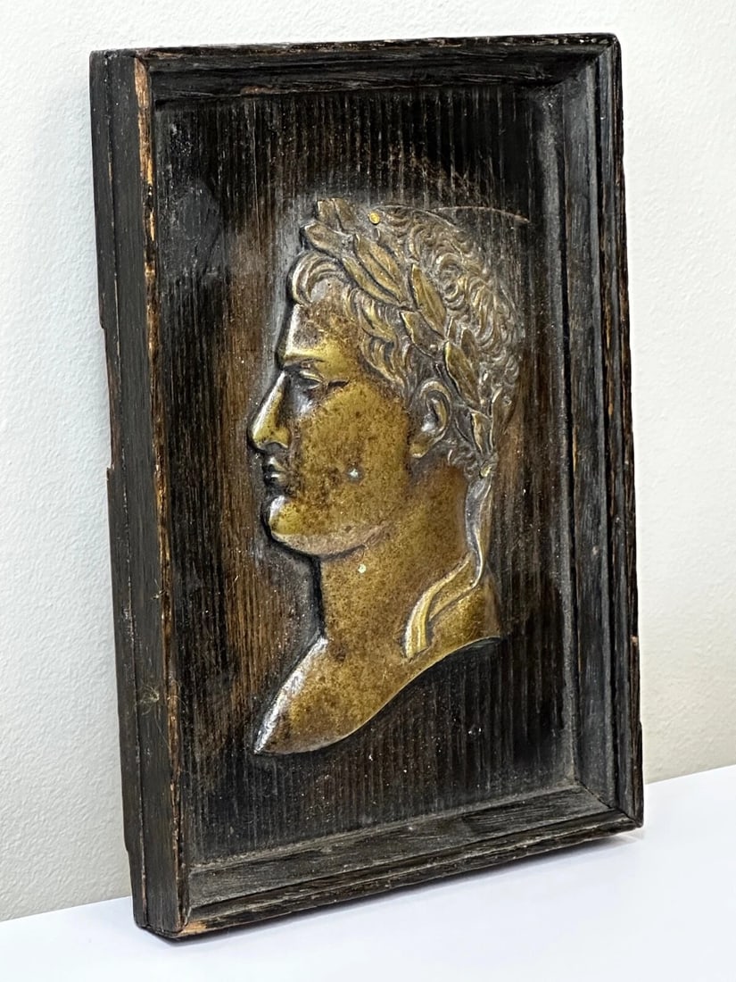 French 19th Century Napoleon Wearing Laurel Wreath Crown Wall Sculpture - 3
