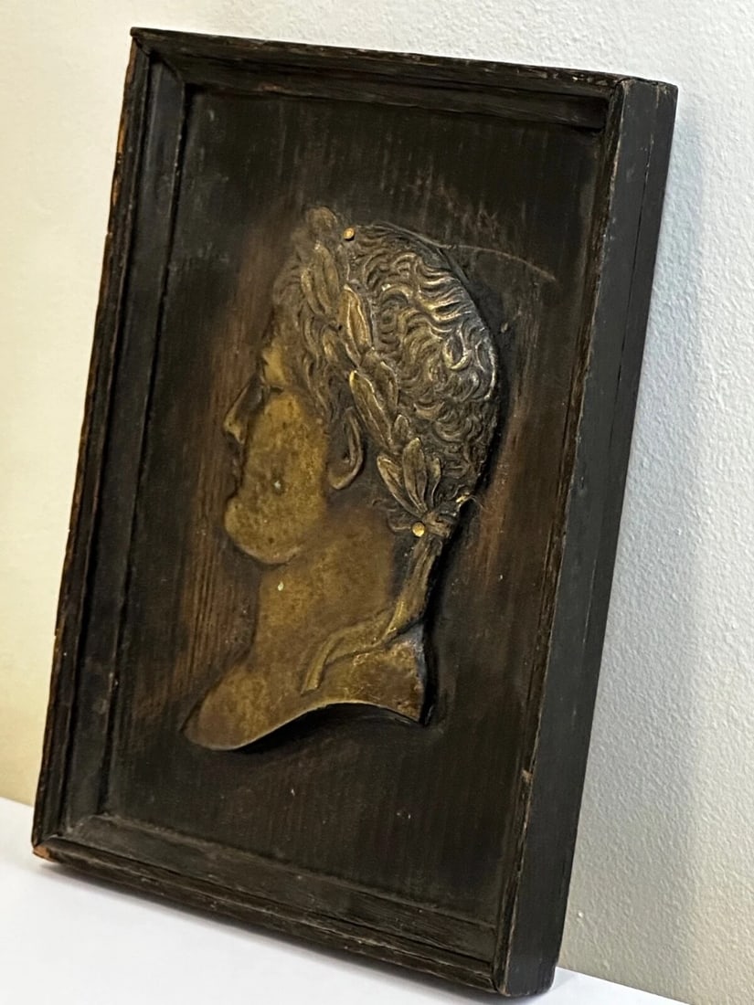 French 19th Century Napoleon Wearing Laurel Wreath Crown Wall Sculpture - 4