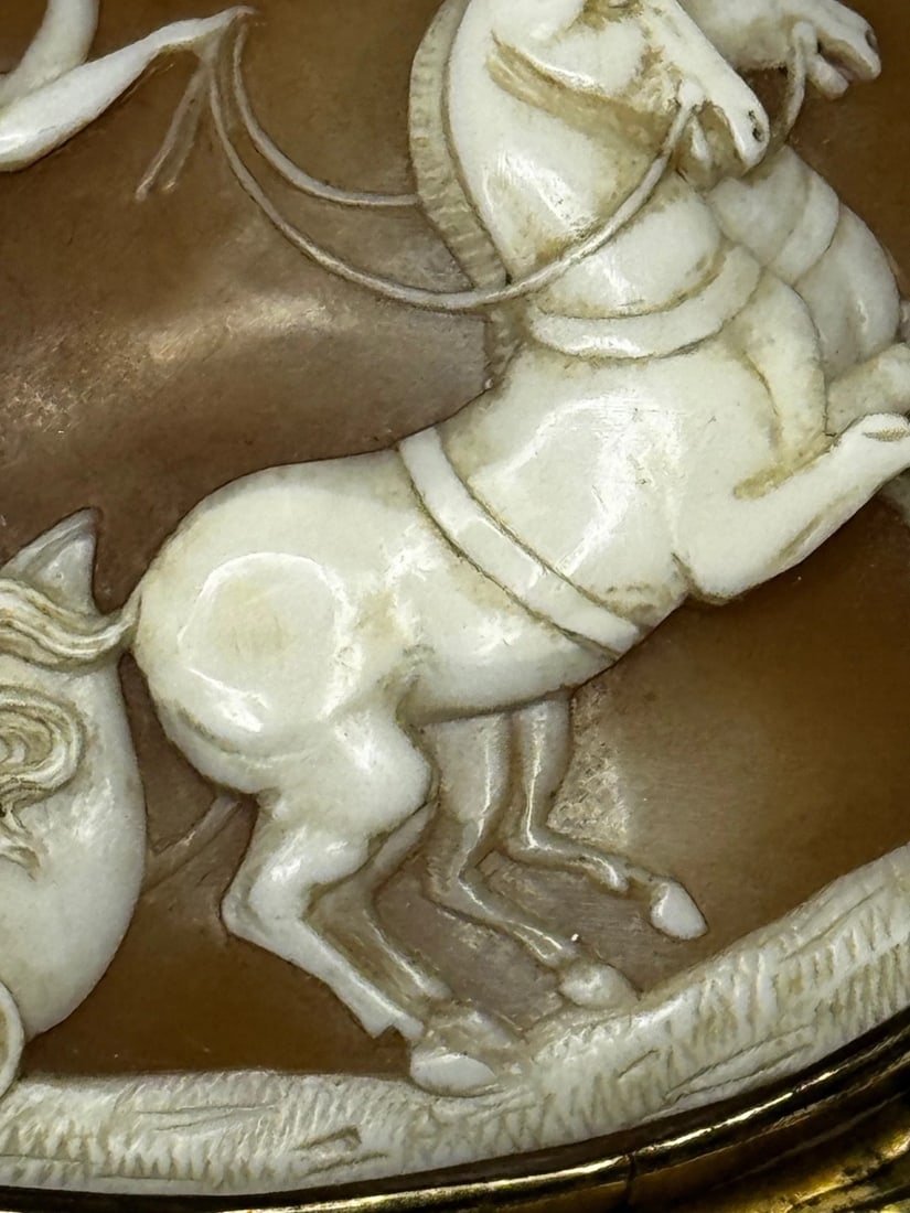 Roman Goddess Aurora in Her Chariot Important Georgian Shell Cameo Brooch c1820 - 12