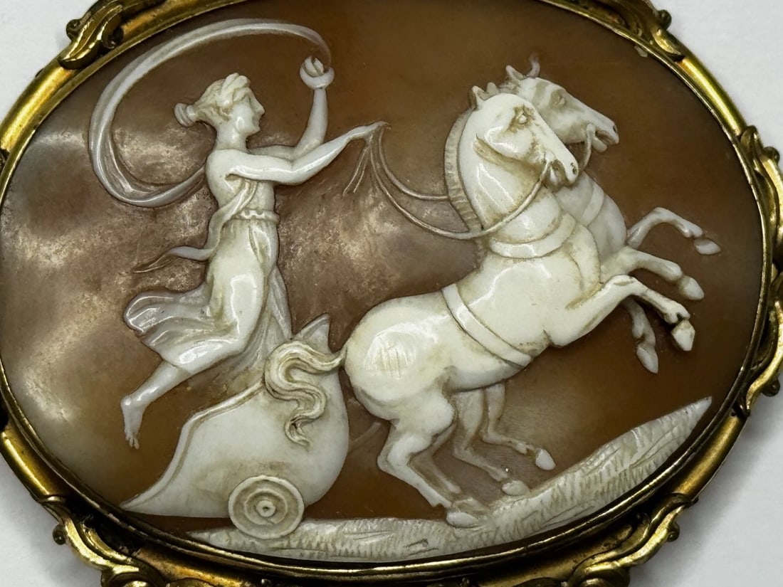 Roman Goddess Aurora in Her Chariot Important Georgian Shell Cameo Brooch c1820 - 9