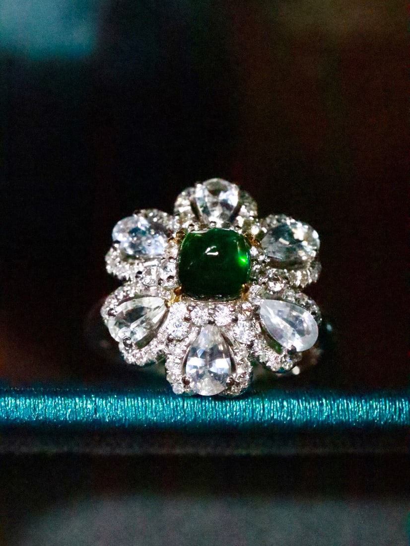 18K Gold Natural Tsavorite Ring - 4