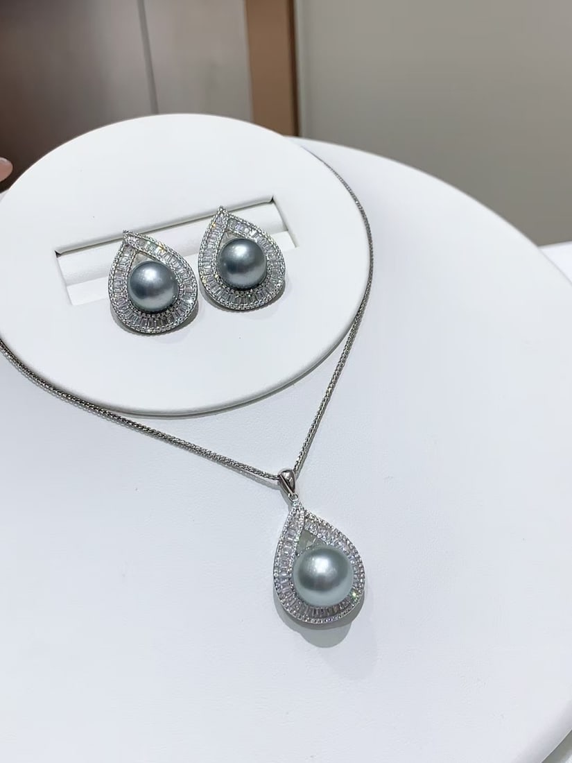 Platinum Flawless Grey Pearl Set - 6