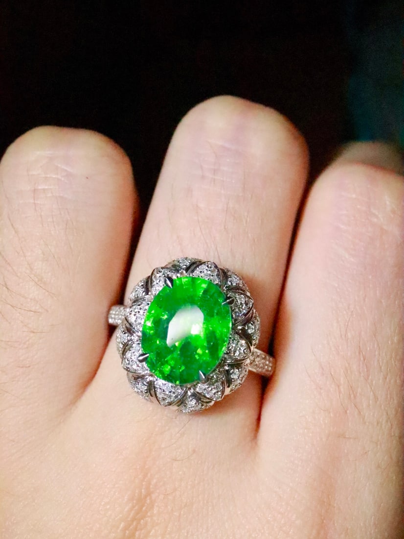 18K Gold Tsavorite Ring - 5