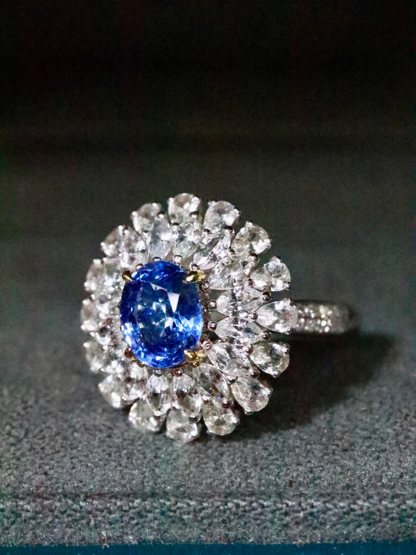 18K Gold Blue Sapphire Ring - 2