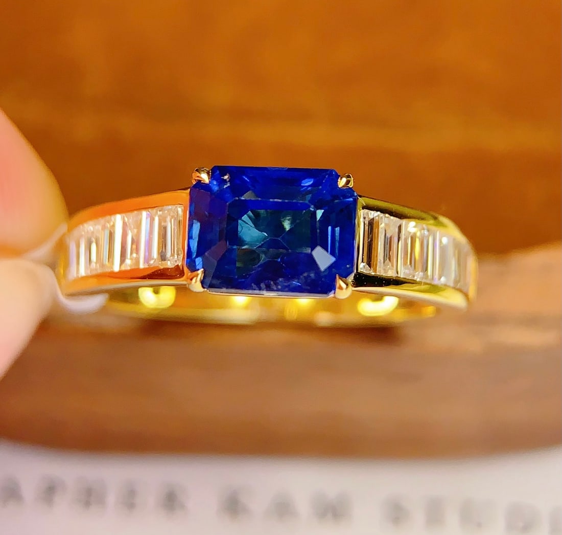 18K Gold Natural Sapphire Ring - 2
