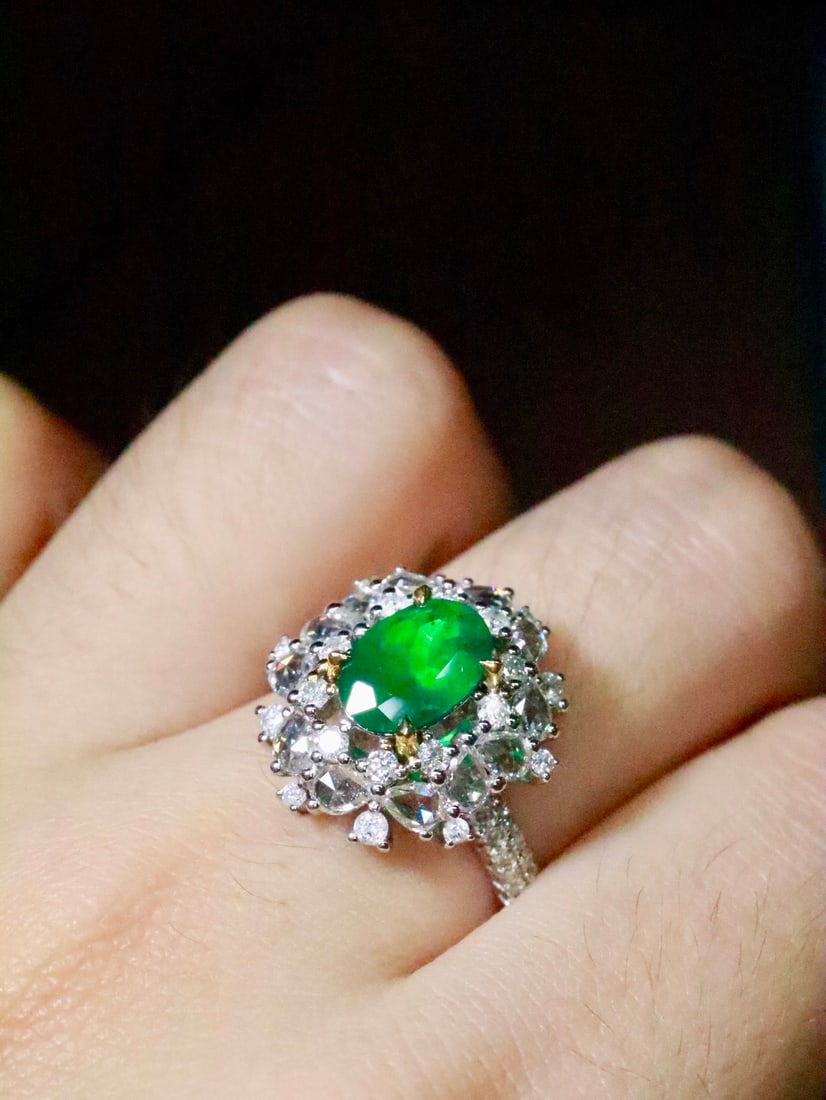 18K Gold Emerald Ring - 6