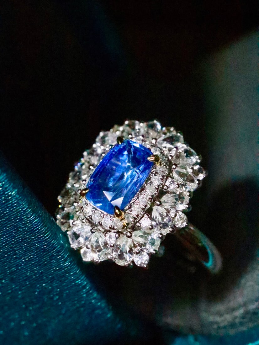 18K Gold Blue Sapphire Ring - 4