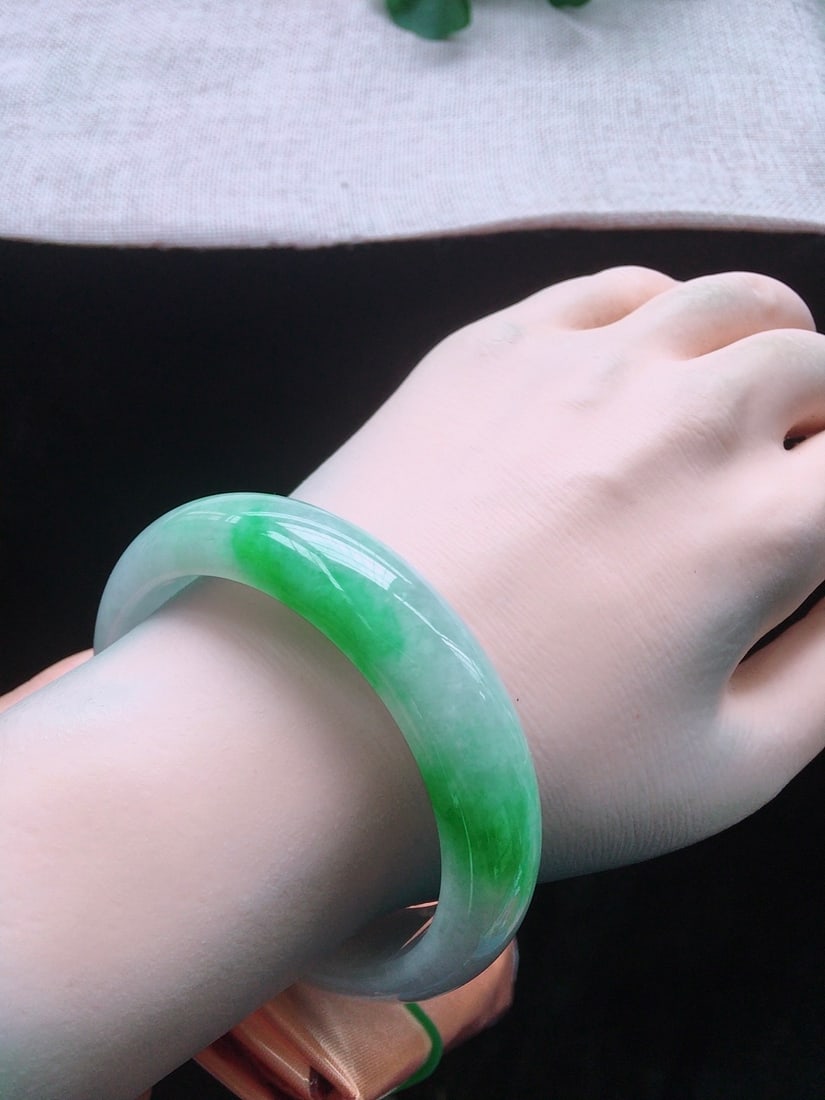 Floating Yang Green Jadeite Bracelet - 5