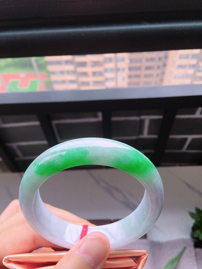 Floating Yang Green Jadeite Bracelet - 7