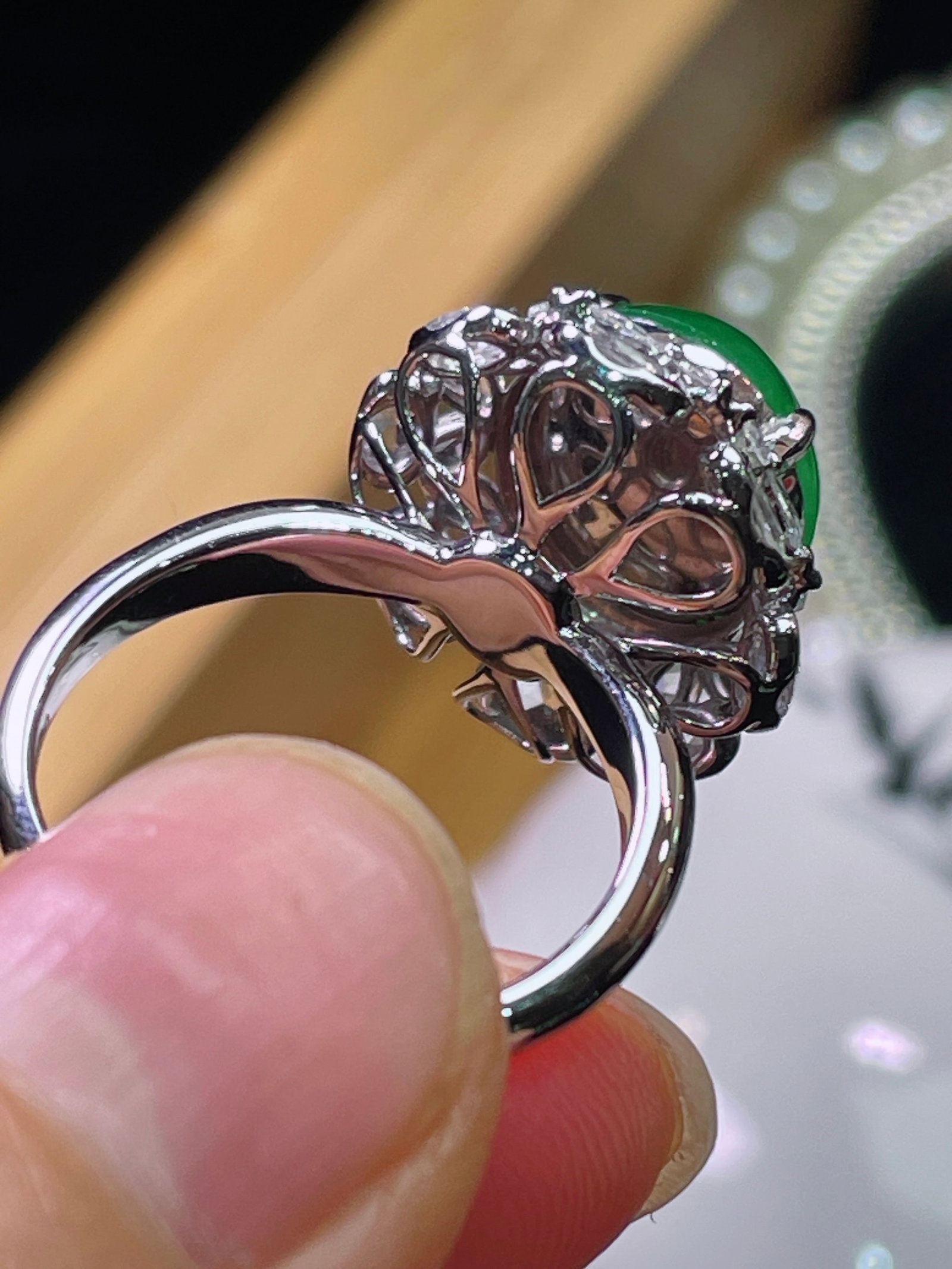 18K Gold Natural Jadete Ring - 4