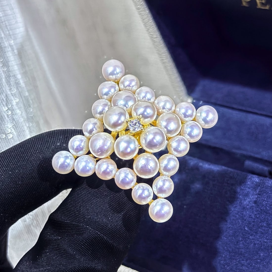 High-end Natural Pearl Brooch - 2