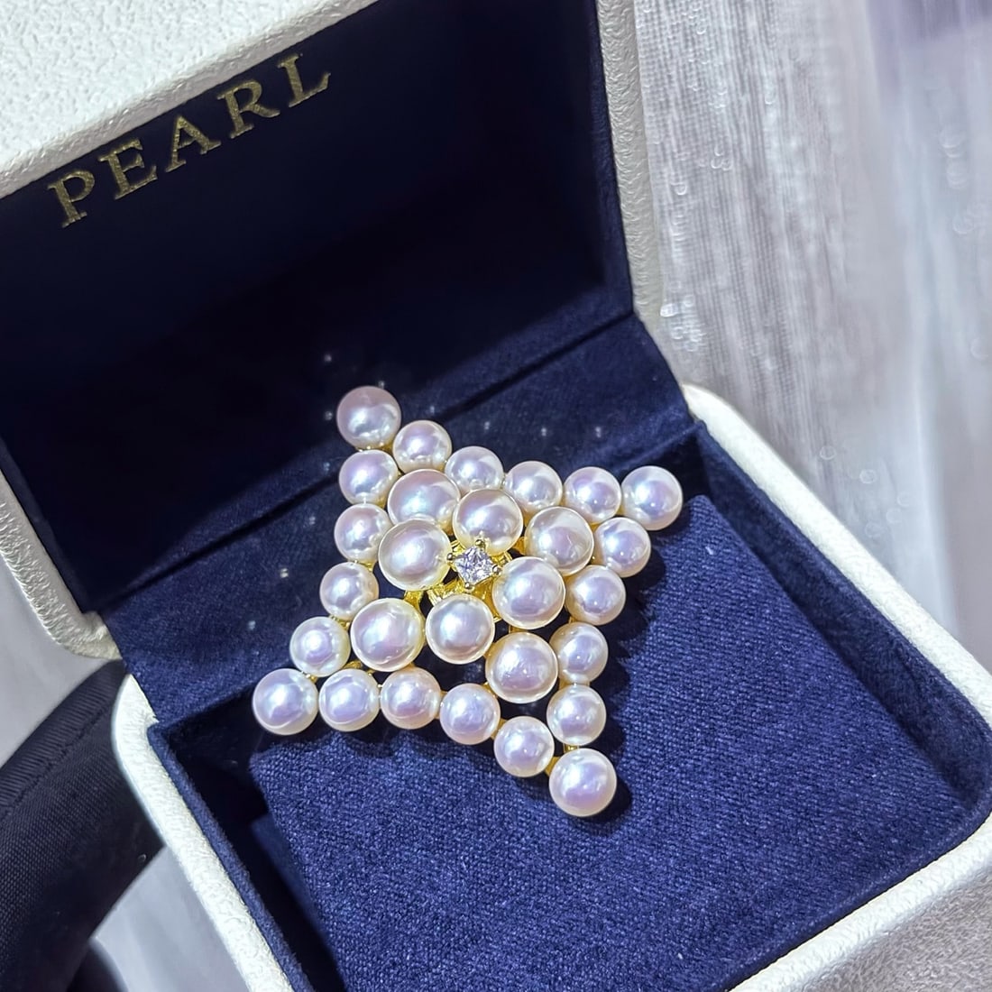 High-end Natural Pearl Brooch - 3