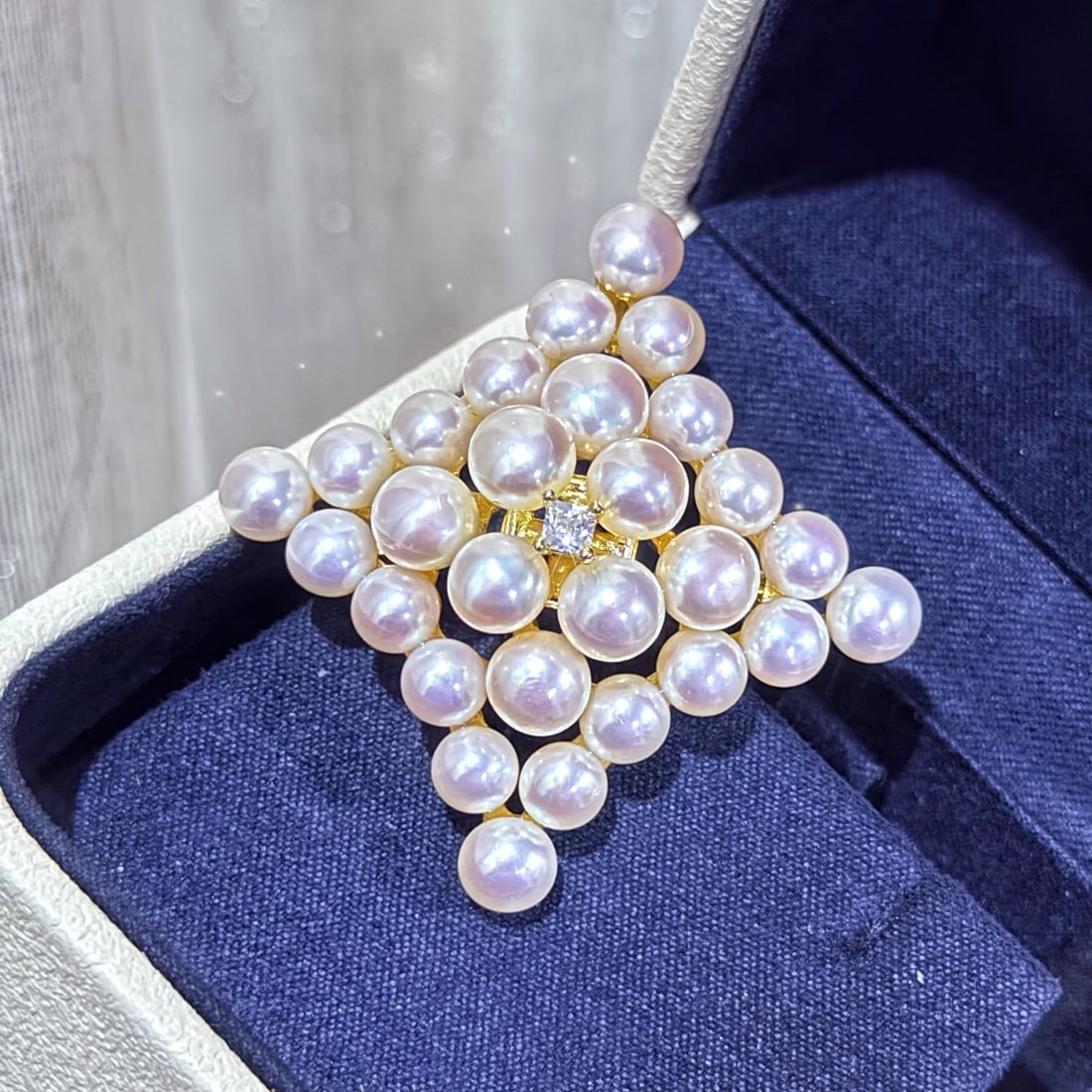High-end Natural Pearl Brooch - 4
