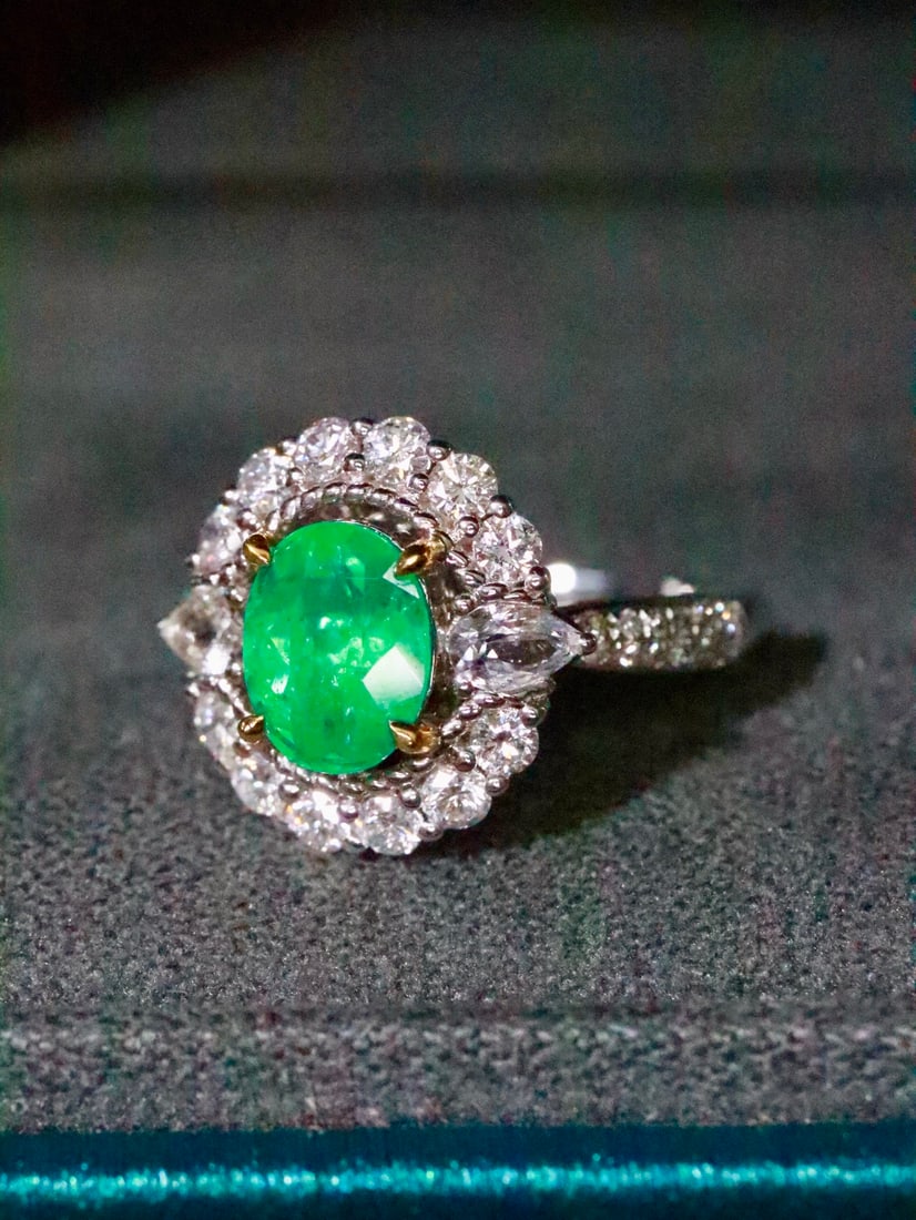 18K Gold Natural Emerald Ring - 2