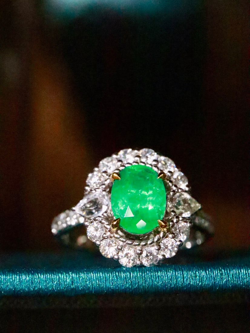 18K Gold Natural Emerald Ring - 4